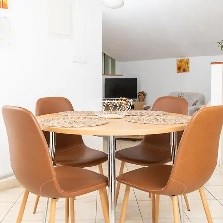 Apartment With Parking Space Hvar - 25144